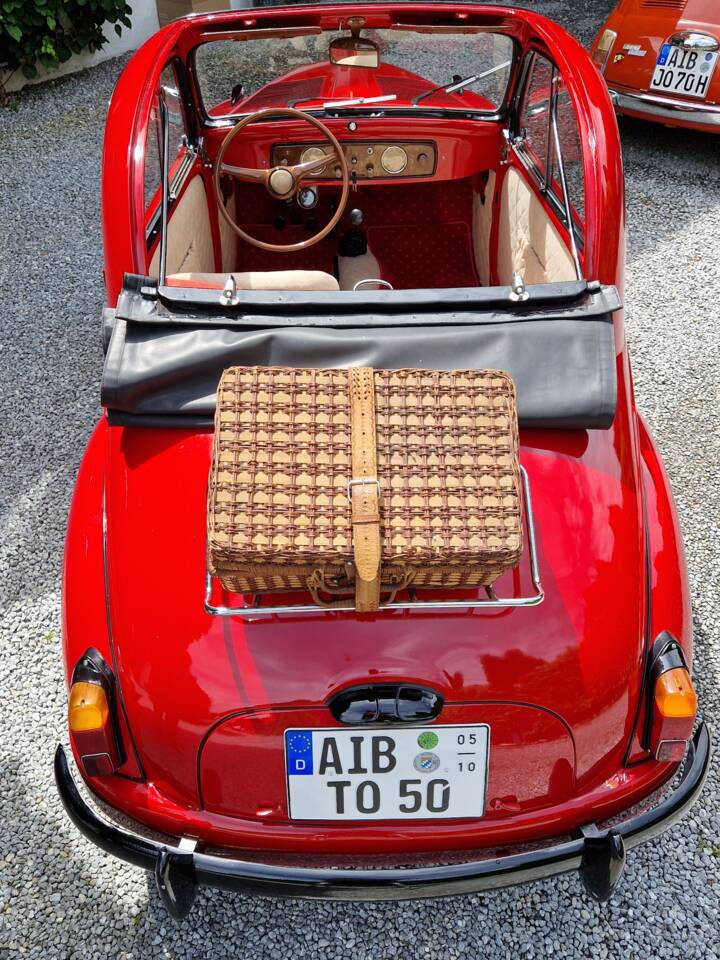 Bild 22/28 von FIAT 500 C Topolino (1950)