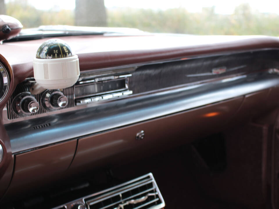 Bild 23/40 von Cadillac 62 Coupe DeVille (1959)