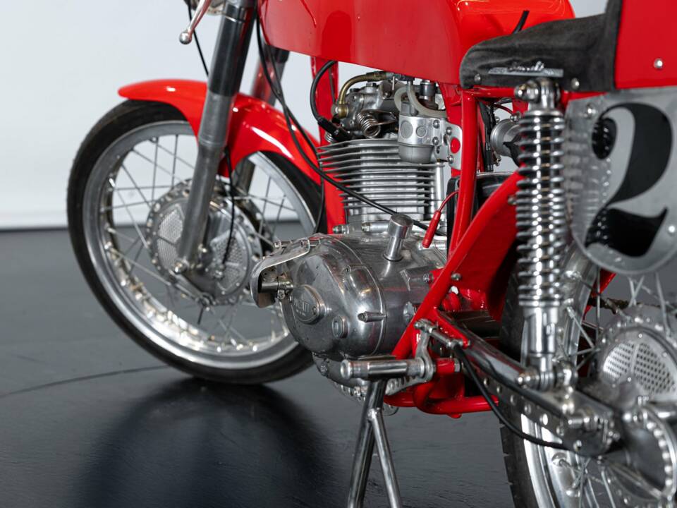 Immagine 14/30 di Ducati DUMMY (1957)