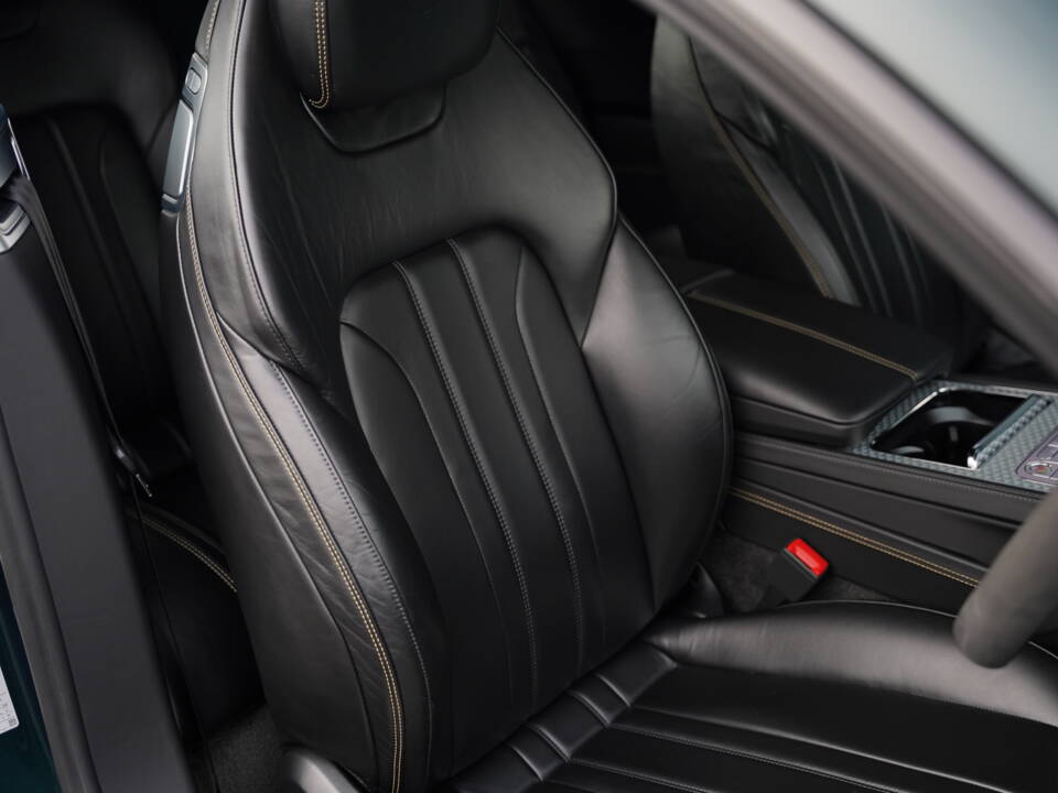 Immagine 17/50 di Bentley Continental GT (2019)