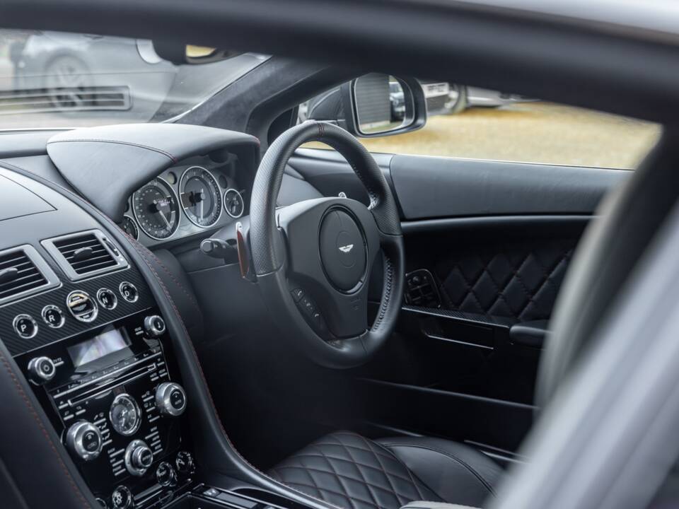 Afbeelding 51/69 van Aston Martin DBS (2012)