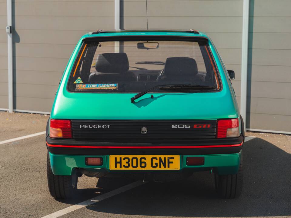Bild 41/50 von Peugeot 205 GTi 1.9 (1991)