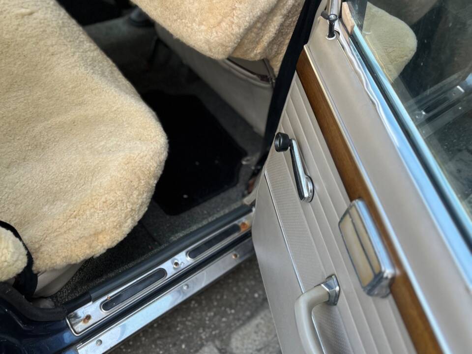 Bild 7/9 von BMW 3,0 Si (1976)