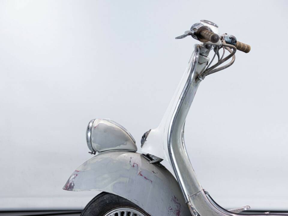 Immagine 34/50 di Piaggio Vespa 125 (1954)