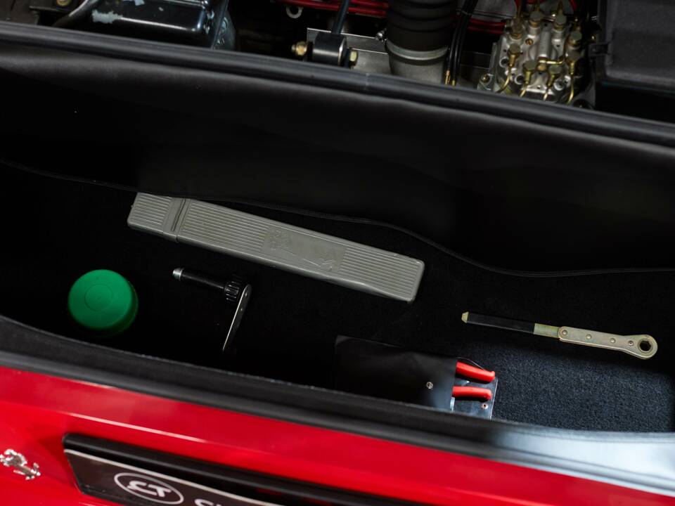 Image 75/79 of Ferrari 328 GTB (1985)