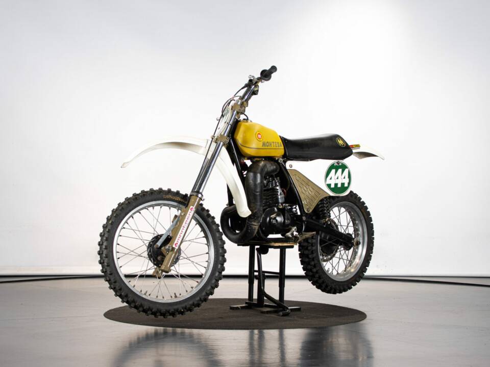 Image 8/41 de Montesa Cappra 414 VE (1979)