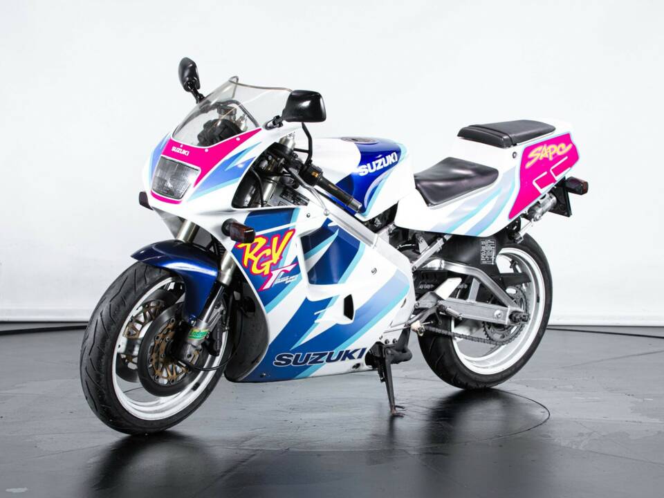 Immagine 2/50 di Suzuki RGV 250 Gamma (1992)