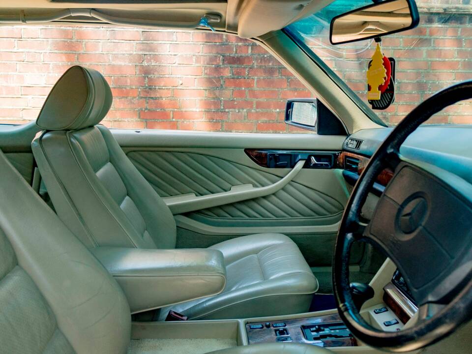 Image 4/50 of Mercedes-Benz 500 SEC (1989)