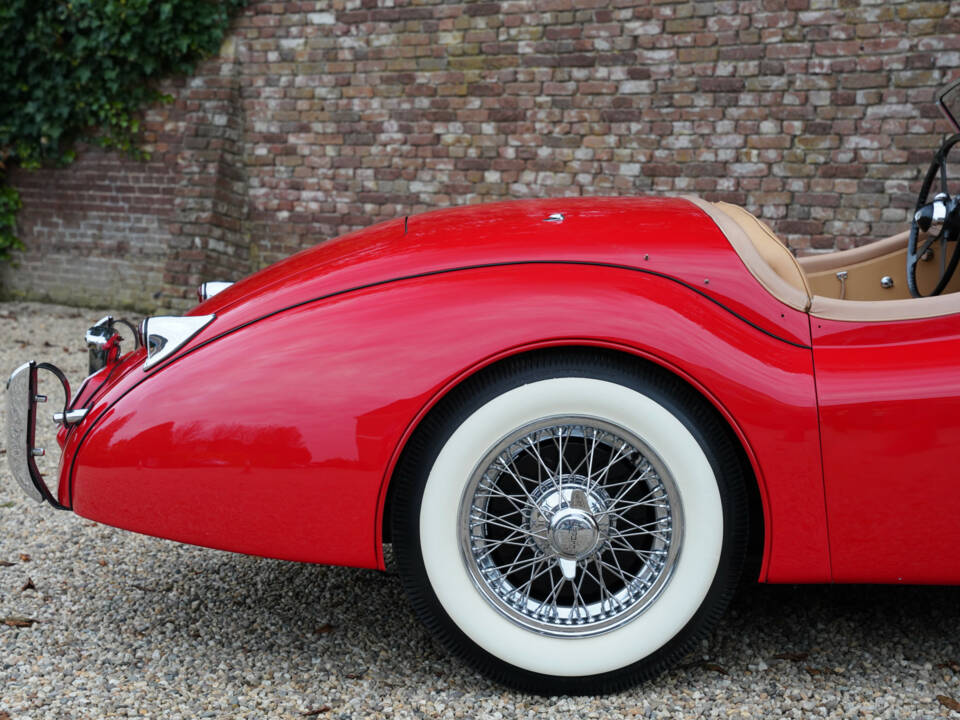 Image 31/50 of Jaguar XK 120 OTS (1954)