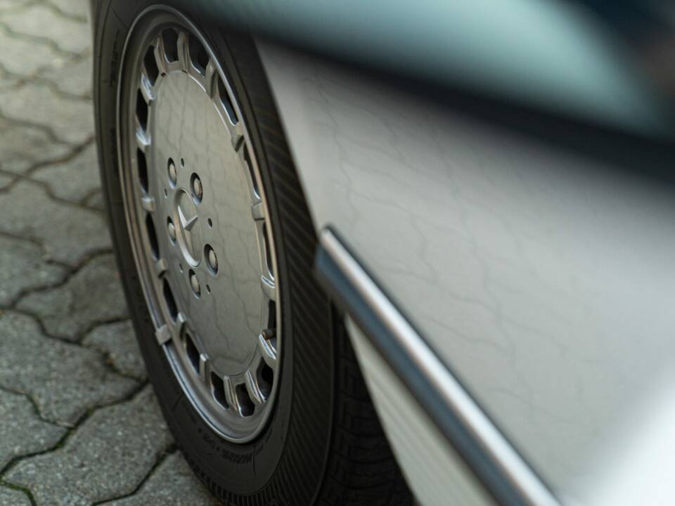 Image 14/50 de Mercedes-Benz 300 SL (1986)