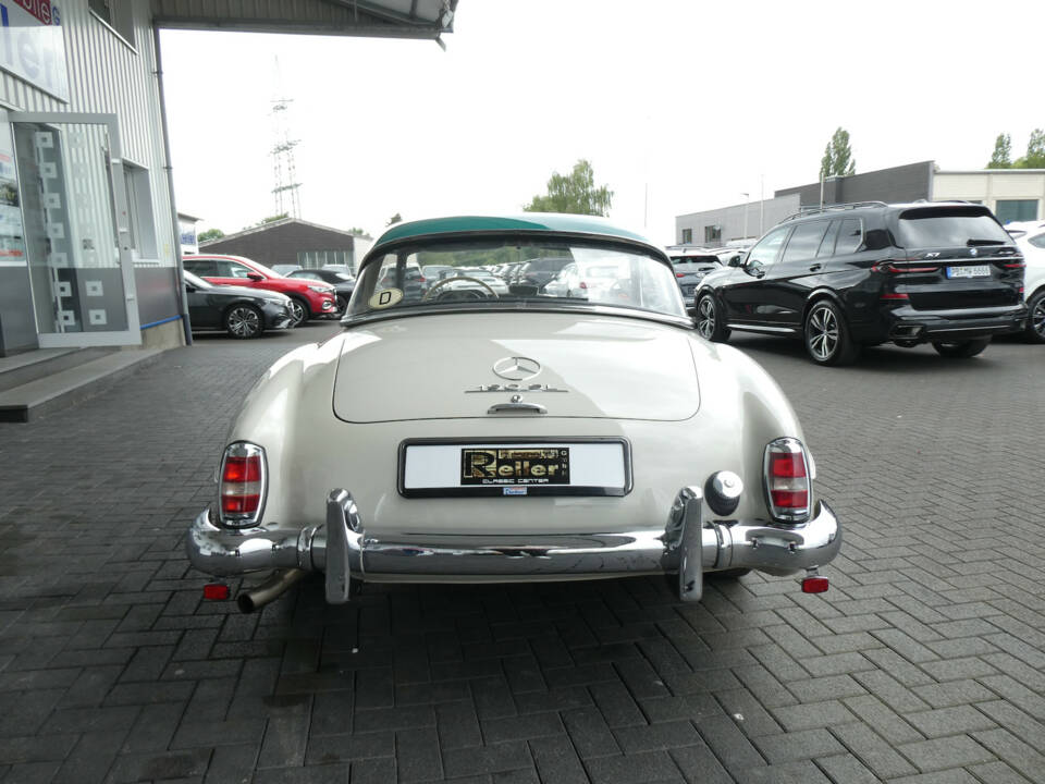 Afbeelding 5/29 van Mercedes-Benz 190 SL (1961)