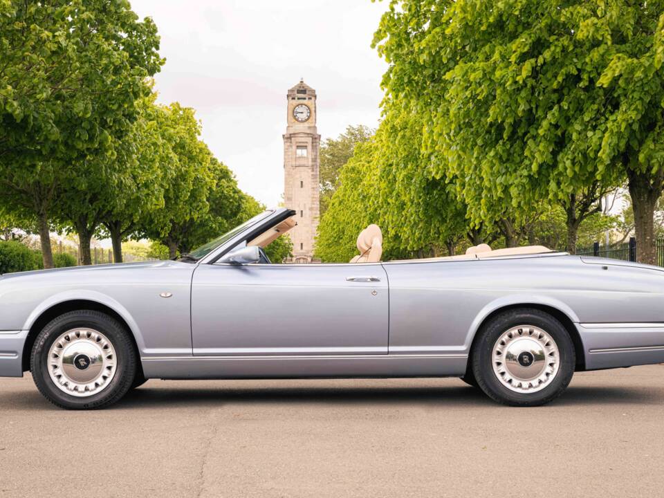 Immagine 2/38 di Rolls-Royce Corniche V (2001)