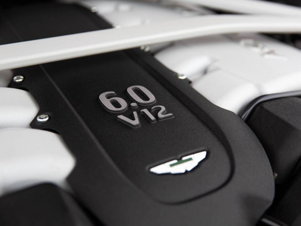 Afbeelding 69/81 van Aston Martin DB 9 Volante (2015)