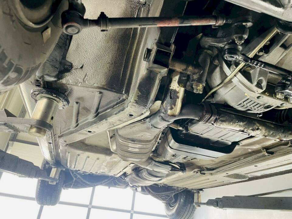 Image 27/36 of Mercedes-Benz 560 SL (1986)