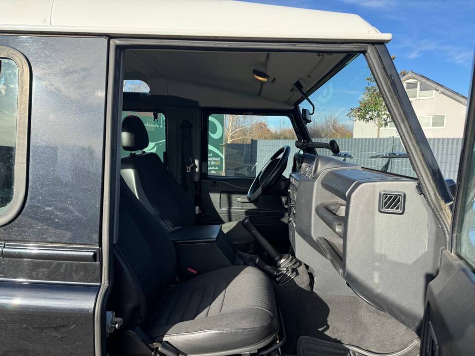 Image 7/19 of Land Rover Defender 90 (2011)