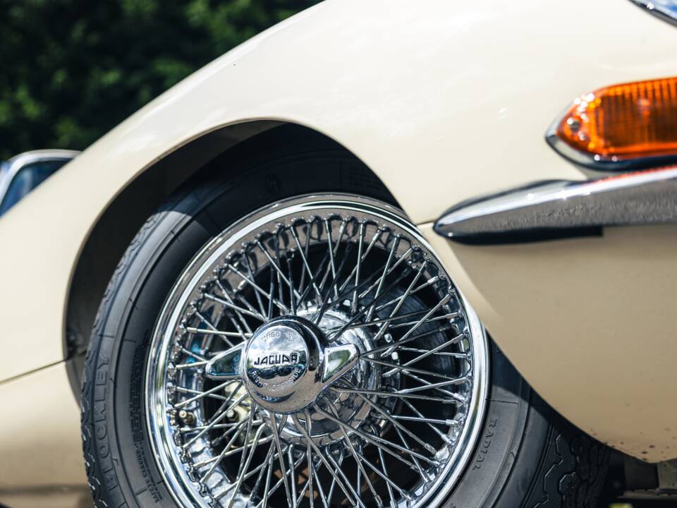 Image 21/50 de Jaguar Type E 3.8 (1963)