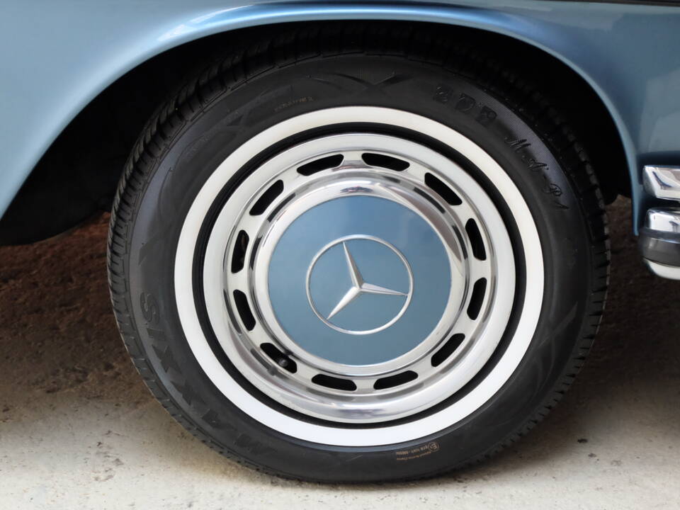 Image 67/77 of Mercedes-Benz 300 SEL (1969)