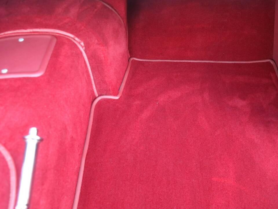 Image 36/50 of Jaguar XK 150 3.4 S OTS (1958)