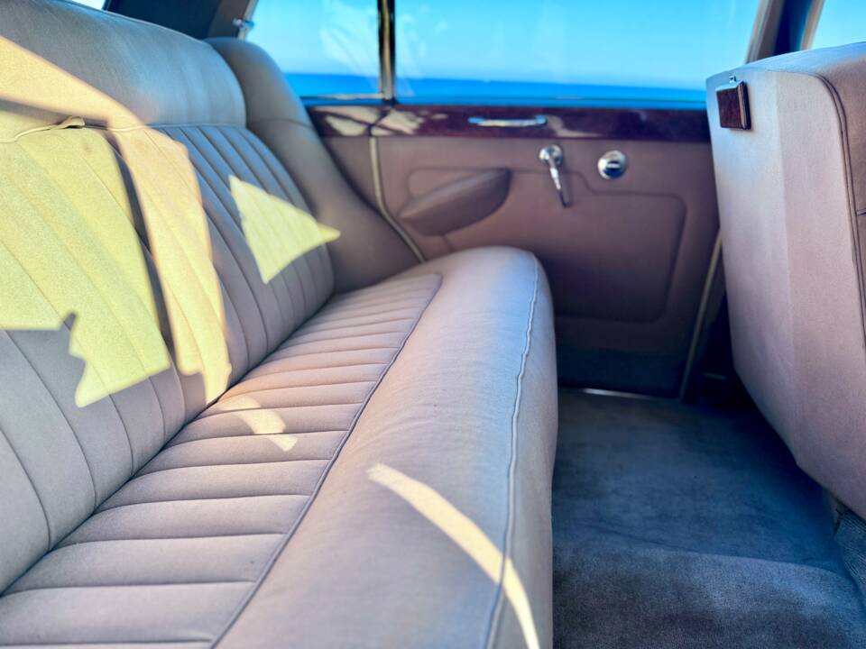 Image 10/46 of Bentley S 2 (1961)