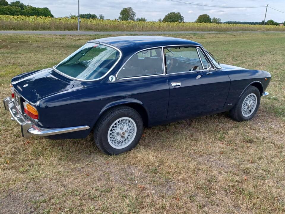 Bild 3/8 von Alfa Romeo Giulia Nuova Super 1600 (1973)