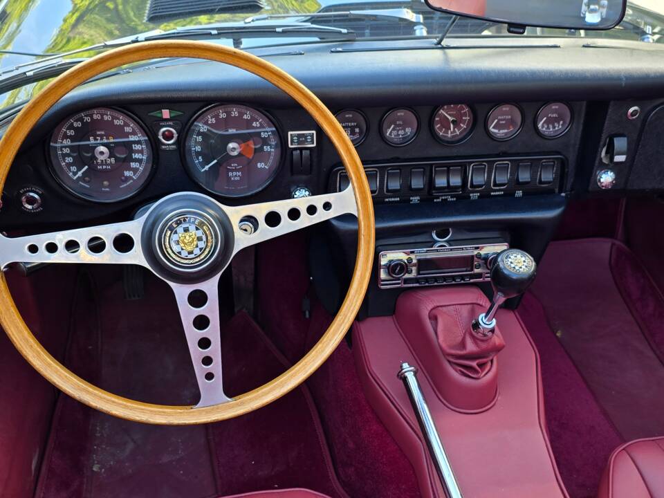 Bild 14/18 von Jaguar E-Type (1969)
