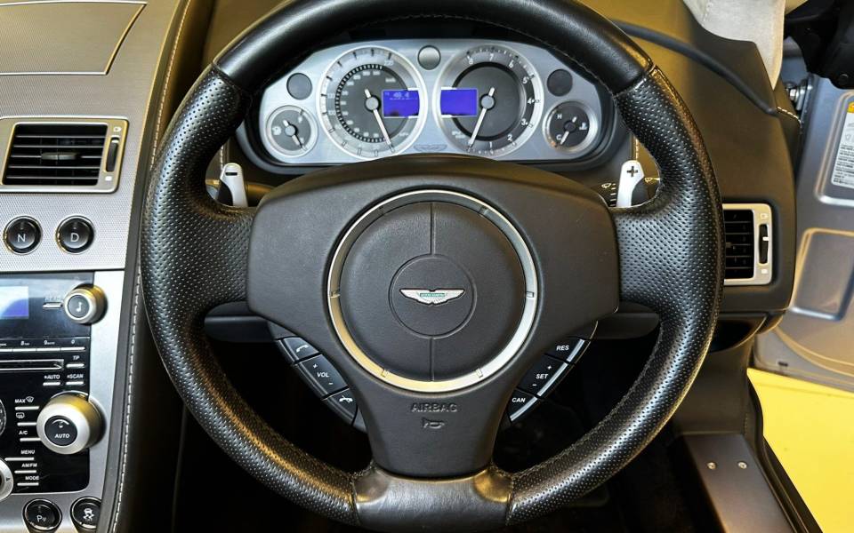 Bild 30/50 von Aston Martin V8 Vantage (2011)