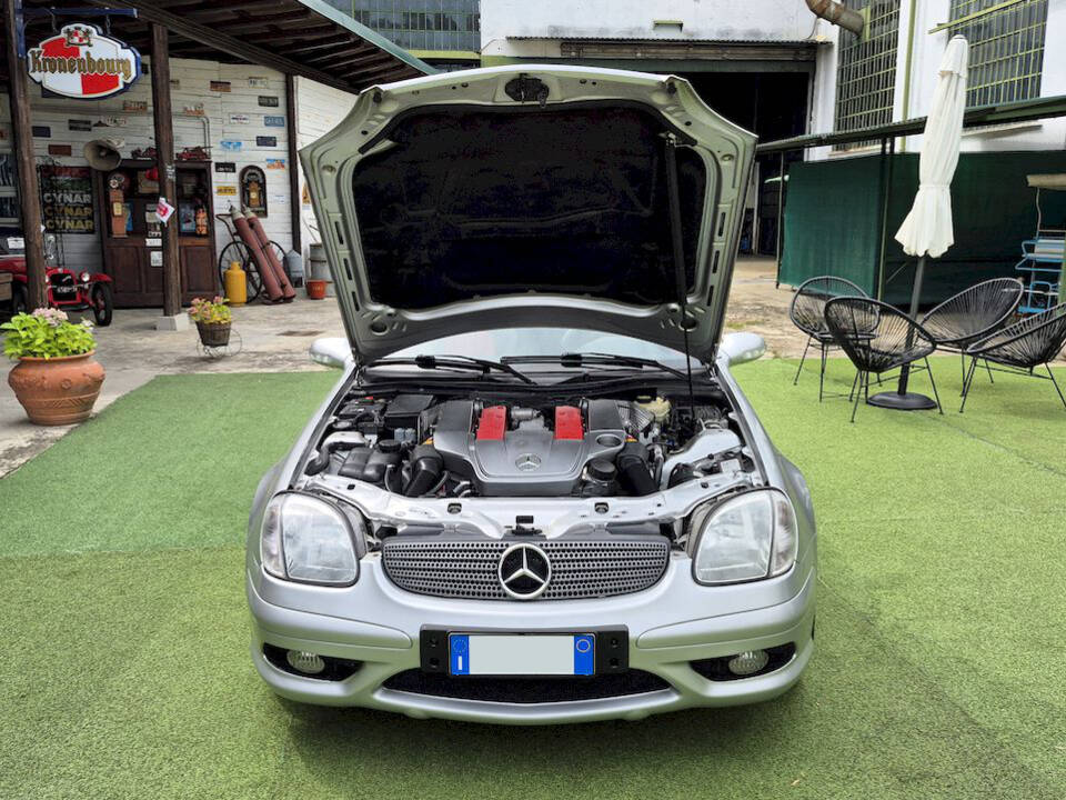 Afbeelding 42/63 van Mercedes-Benz SLK 32 AMG (2001)
