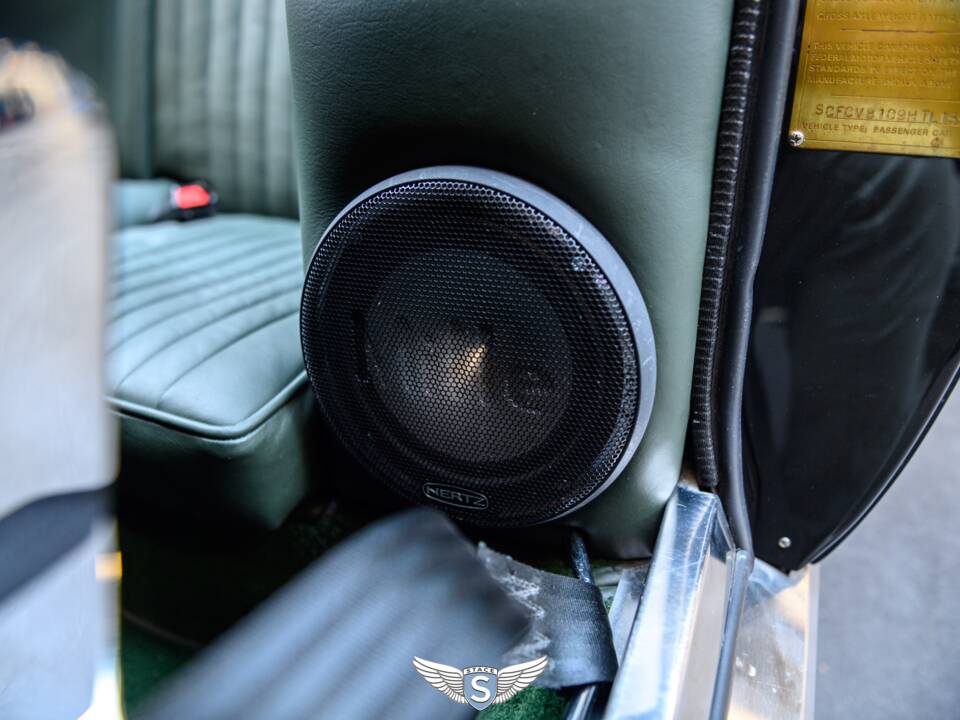 Bild 44/73 von Aston Martin V8 EFi Volante (1987)