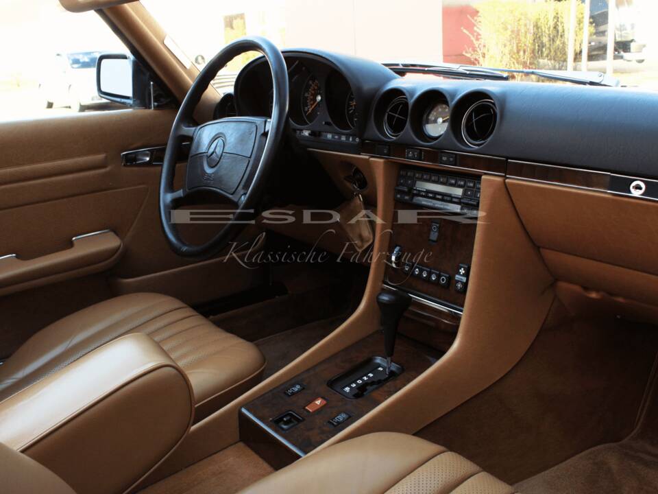 Image 9/23 of Mercedes-Benz 560 SL (1989)