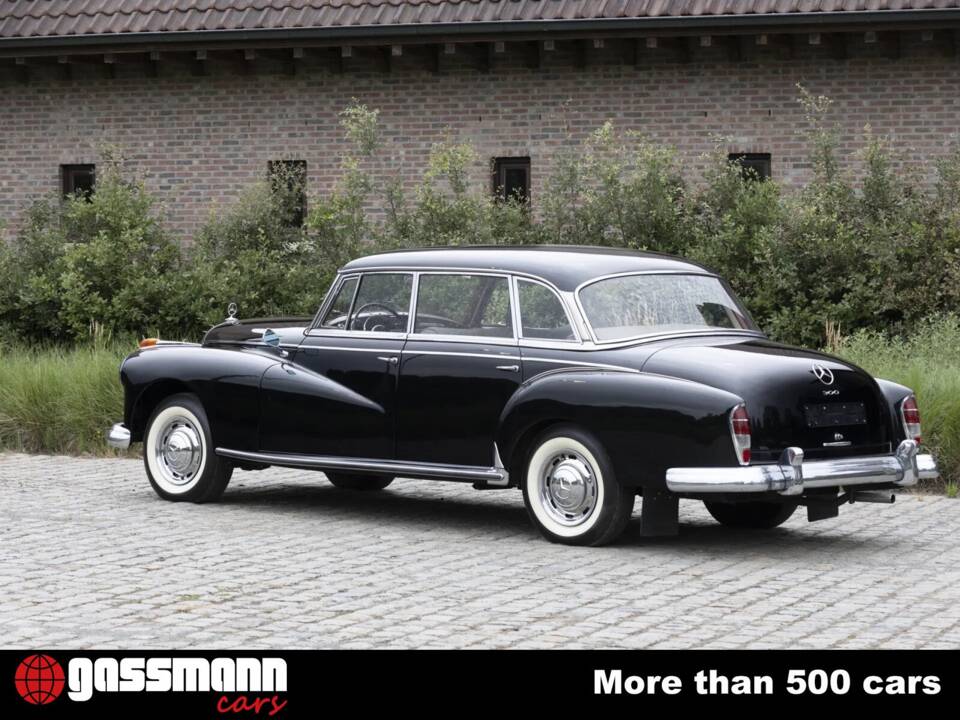 Image 3/15 de Mercedes-Benz 300 d (1960)