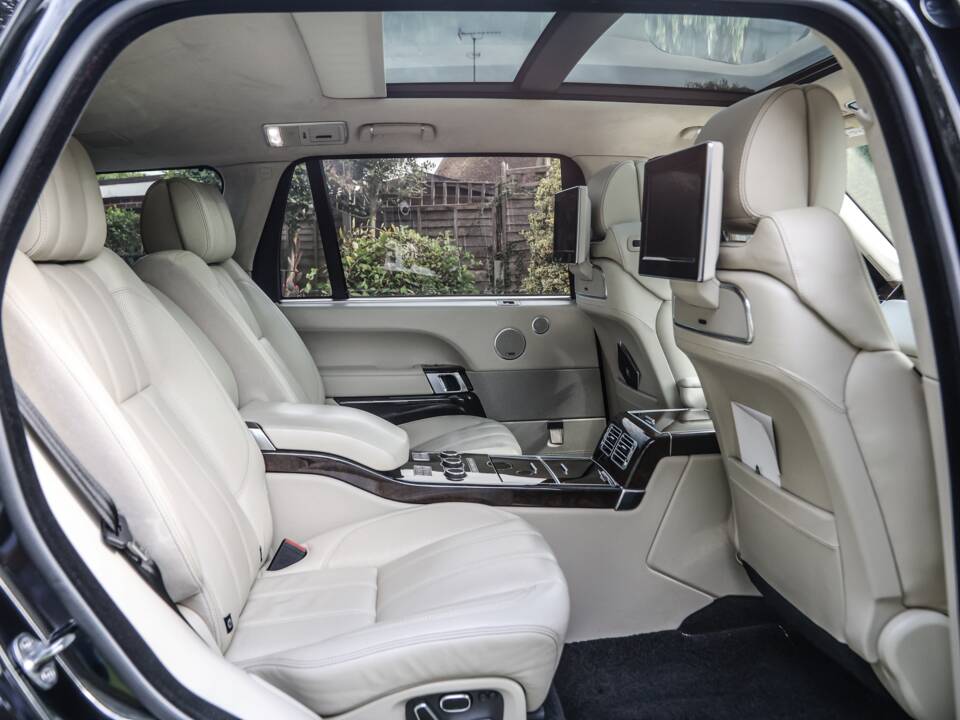Immagine 31/49 di Land Rover Range Rover Autobiography Ultimate Edition (2014)