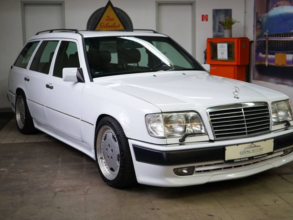Afbeelding 3/36 van Mercedes-Benz E 300 Turbodiesel T (1995)