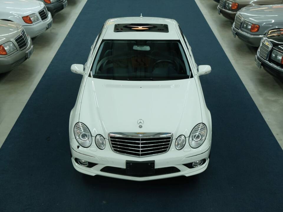 Bild 2/50 von Mercedes-Benz E 500 (2007)