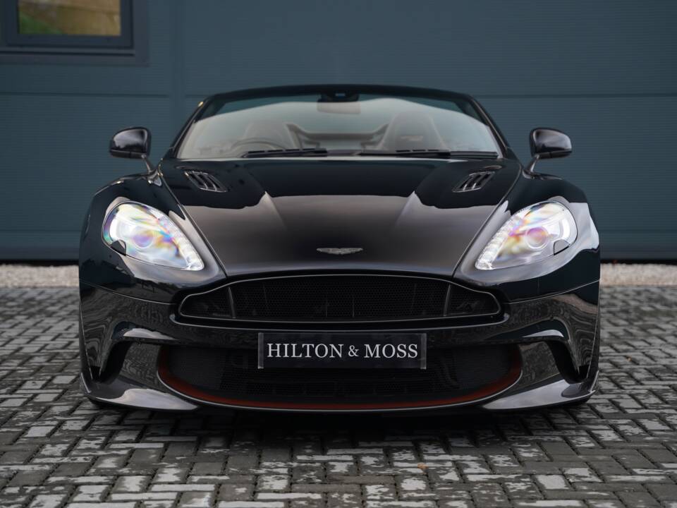 Image 7/50 of Aston Martin Vanquish S Volante (2018)