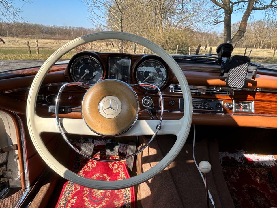 Afbeelding 8/11 van Mercedes-Benz 250 SE (1966)