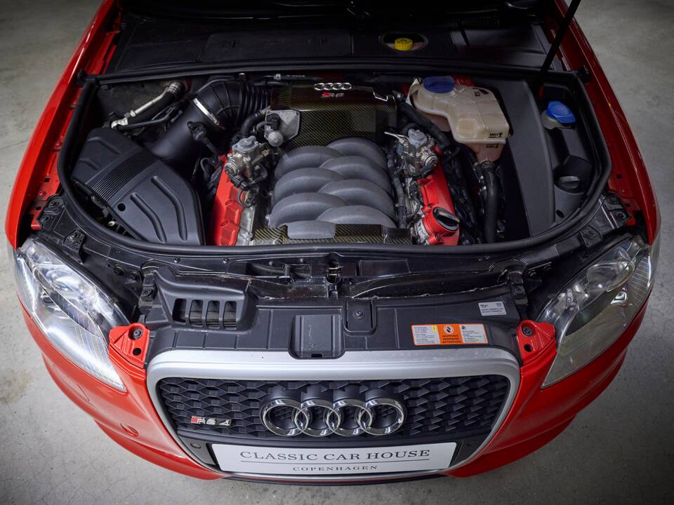 Image 55/95 of Audi RS4 Avant (2006)