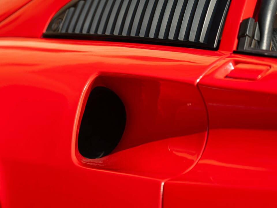 Image 24/50 of Ferrari 208 GTS Turbo (1986)