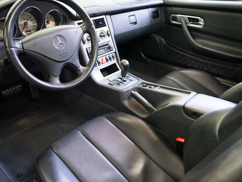 Image 22/33 de Mercedes-Benz SLK 320 (2000)