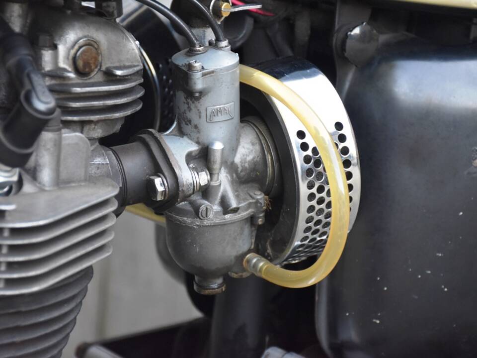 Bild 32/38 von Triumph DUMMY (1968)