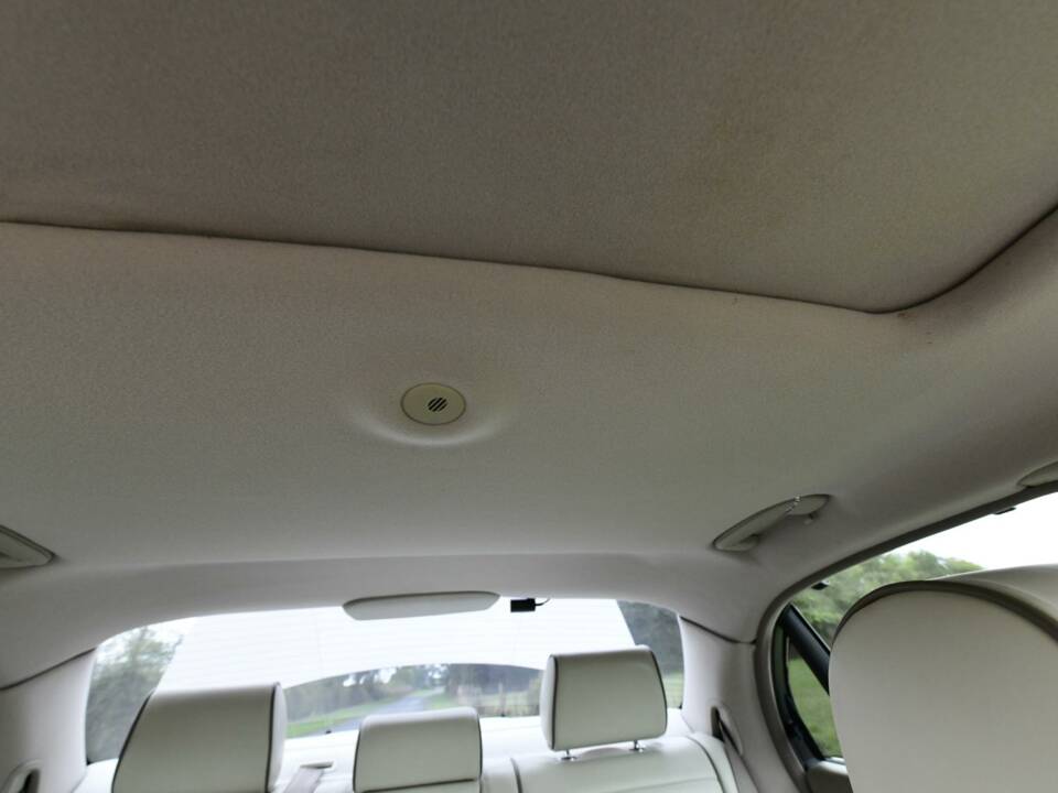 Afbeelding 50/50 van Jaguar XJ 8 4.2 (2003)