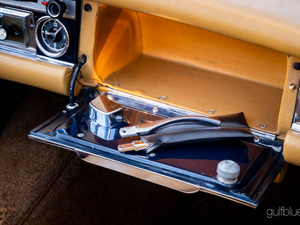 Image 62/79 de Mercedes-Benz 280 SL (1969)