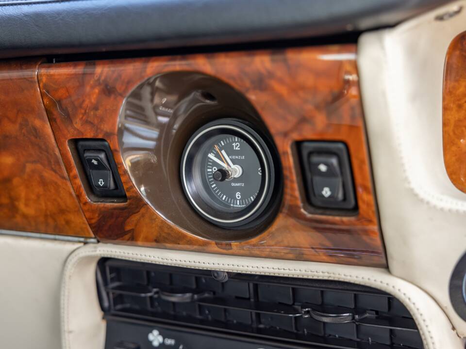 Bild 55/70 von Aston Martin V8 EFi (1988)