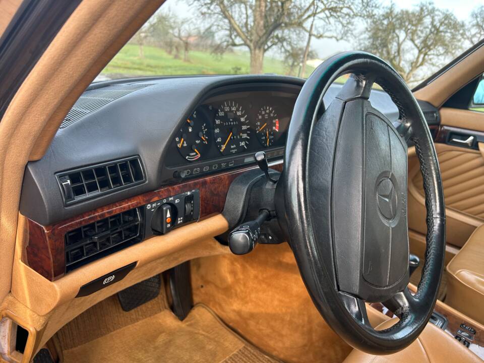 Bild 6/28 von Mercedes-Benz 500 SE (1990)