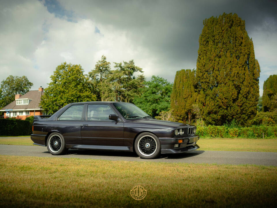 Image 38/50 of BMW M3 Cecotto (1990)