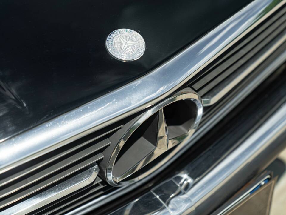 Image 31/50 of Mercedes-Benz 300 SL (1986)