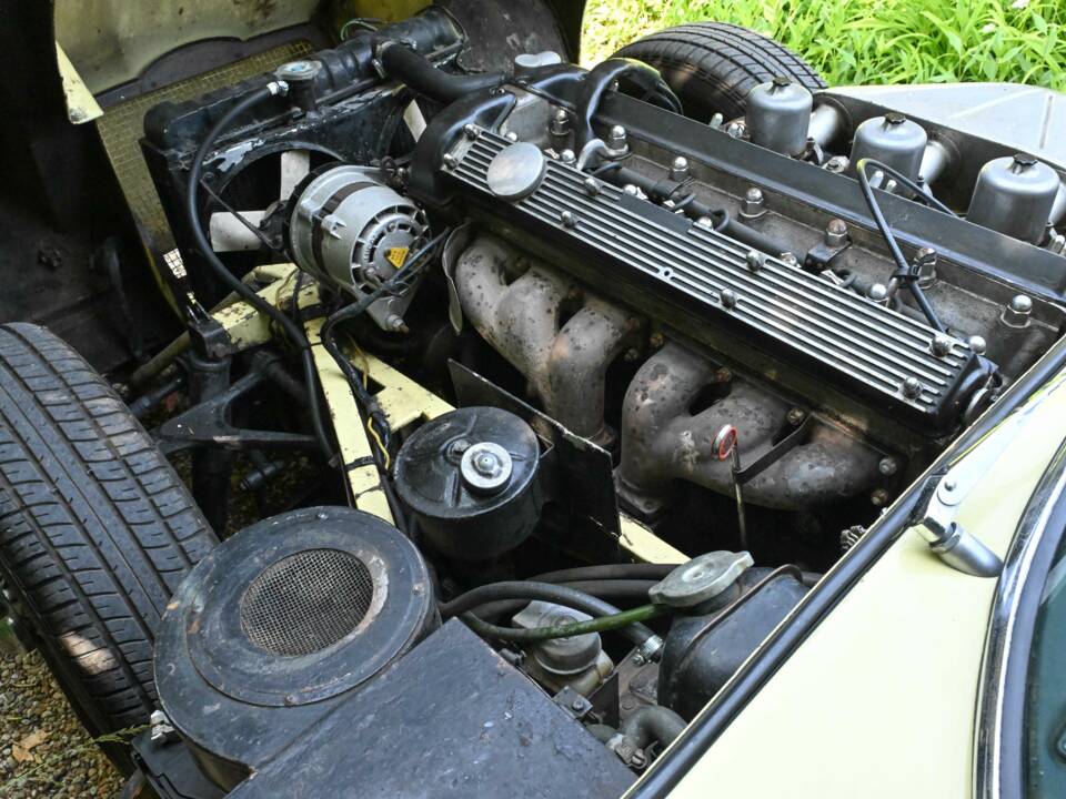 Bild 29/39 von Jaguar E-Type (2+2) (1970)