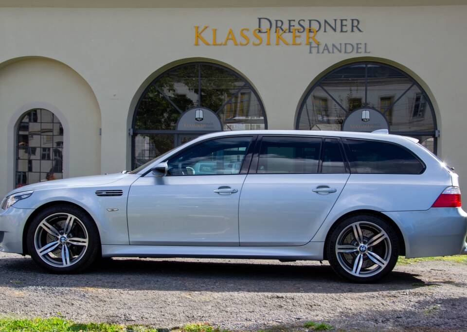 Afbeelding 3/41 van BMW M5 Touring (2008)