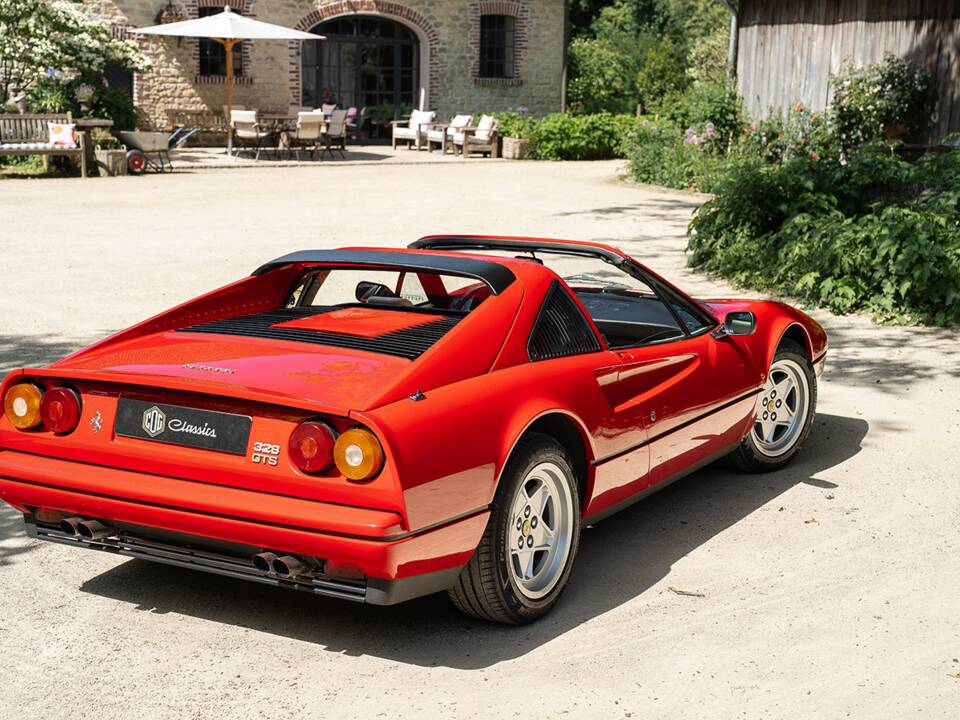 Bild 12/38 von Ferrari 328 GTS (1986)
