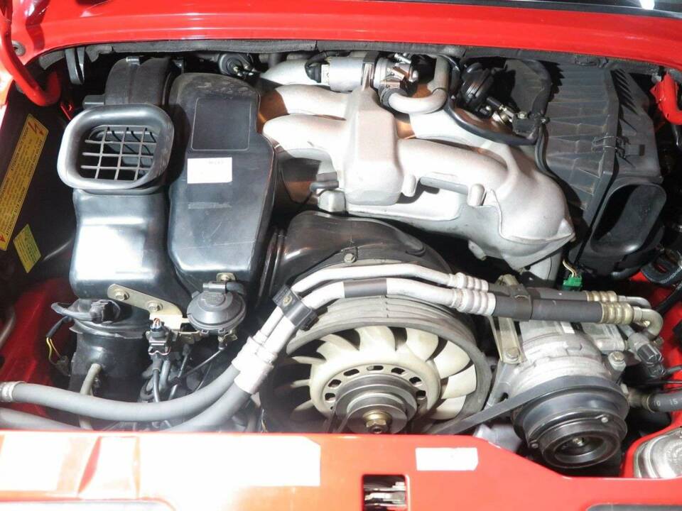 Immagine 32/43 di Porsche 911 Carrera (1997)