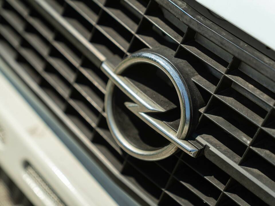 Bild 11/50 von Opel Kadett 1,8 GT/E (1984)